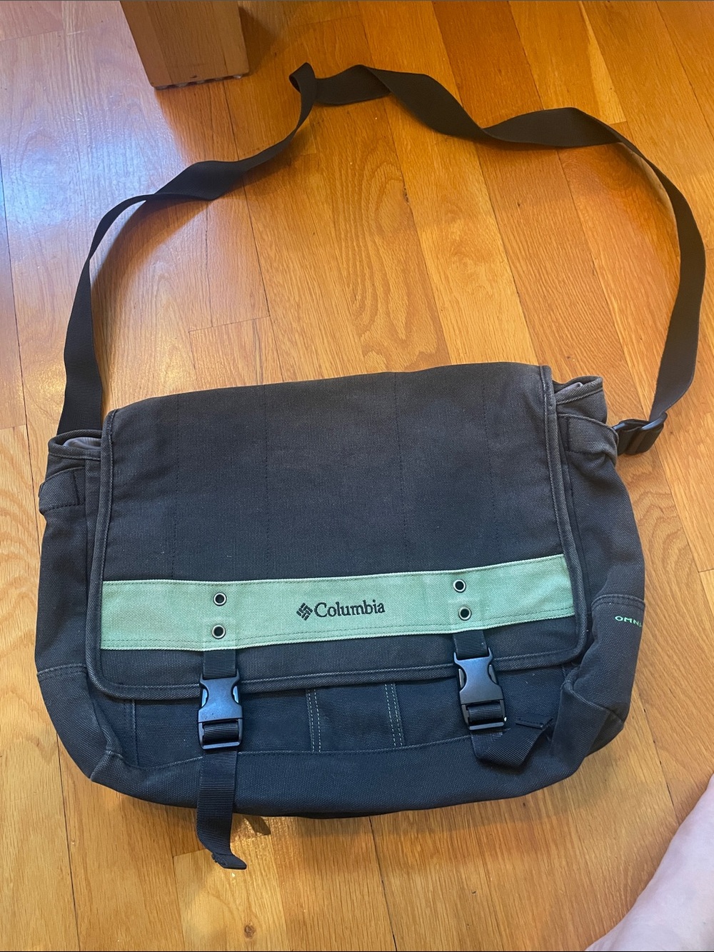 Columbia Black Messenger Canvas Bag with Olive Accent (OL3)